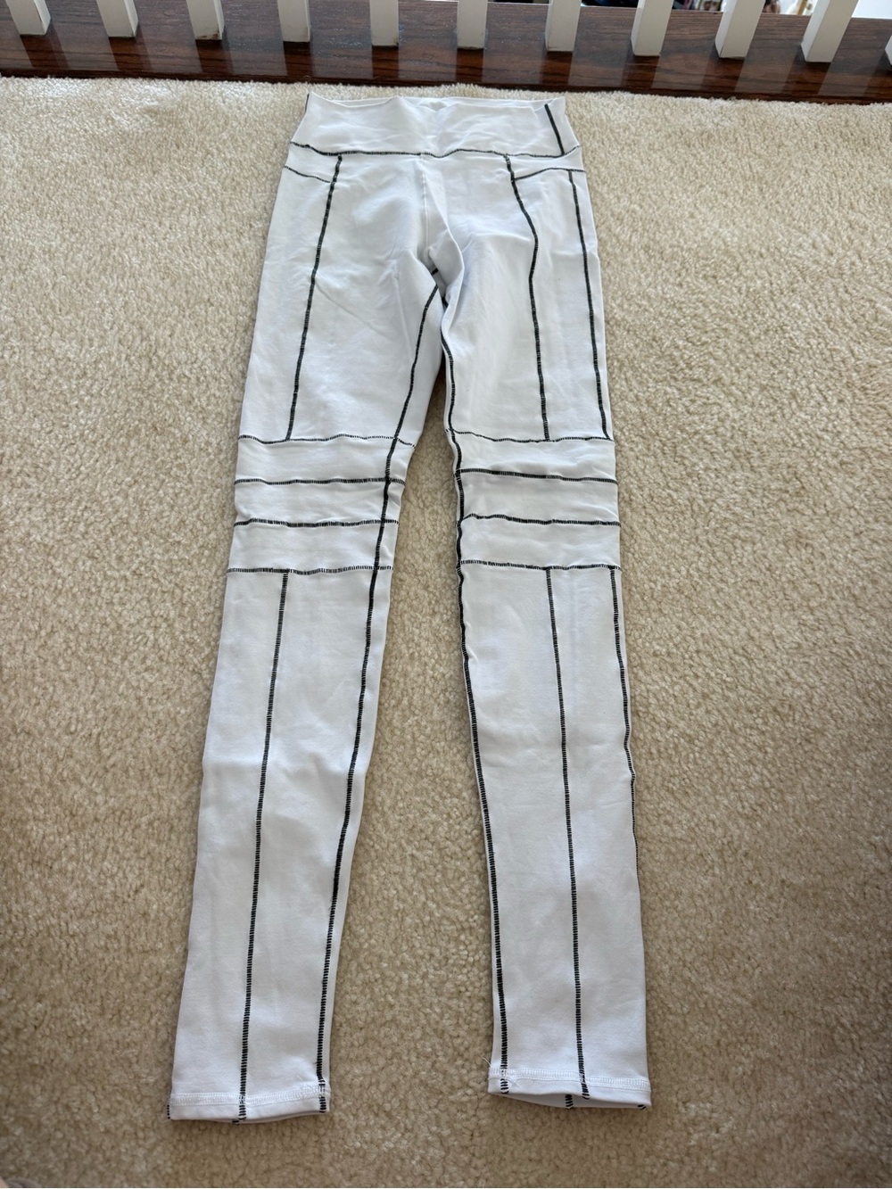 ALO Yoga White Skinny Jeans with Black Contrast Seams